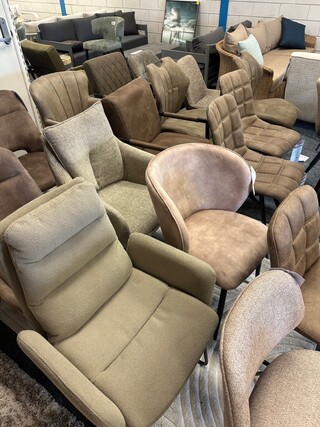 Ca. 23x Eetkamerstoelen, taupe